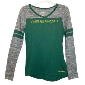 Oregon University long sleeve V-neck T-Shrit